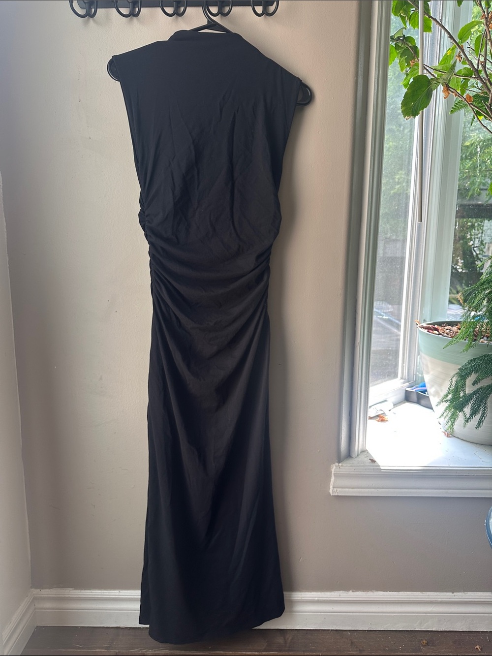 Abercrombie and Fitch Paloma Sleeveless Black Maxi Dress - Picture 3 of 6